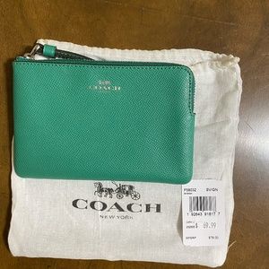 Coach Green Corner Zip Wristlet - NEW